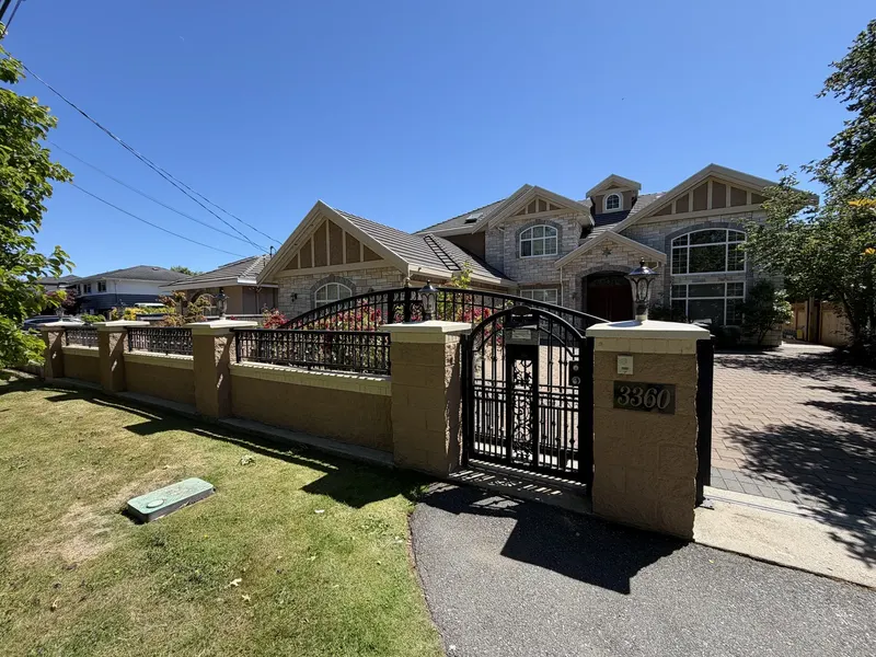 Seafair Richmond luxury stucco home after colour-matched repaint by Colour Craft Painting