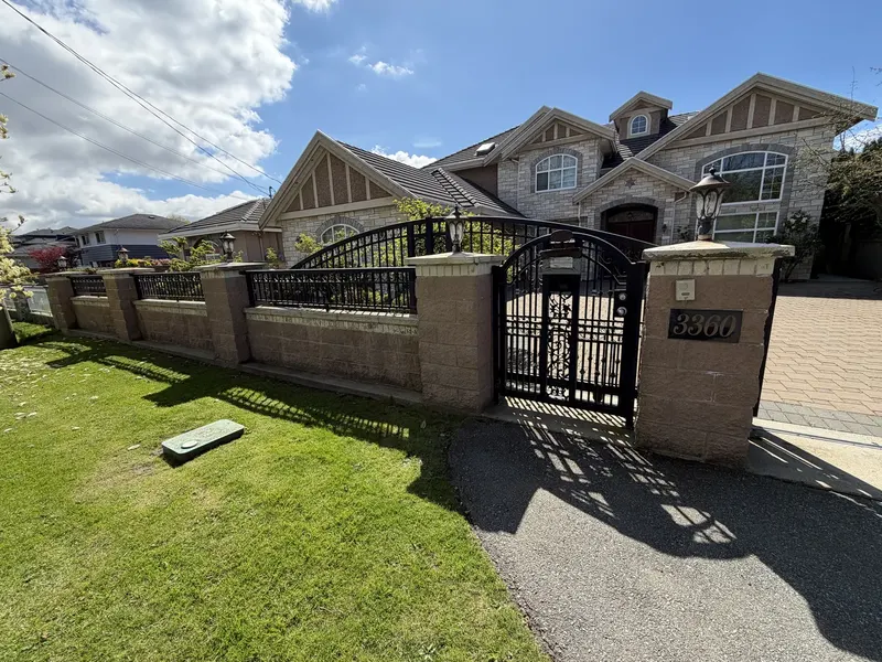 Seafair Richmond stucco home and masonry fence before painting